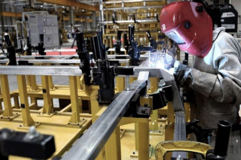 El salario privado sufrió en marzo su mayor caída desde 2023