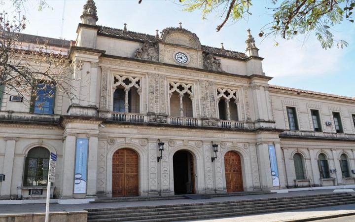 Preocupante fuga de docentes en la UNL: ya renunciaron 177