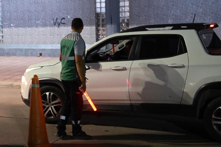 Conductores alcoholizados: retienen 26 autos y dos motos