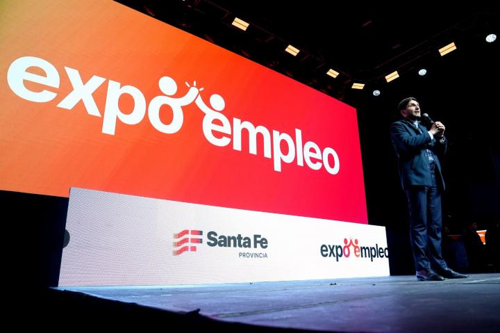 Pullaro abrió la Expo Empleo Rosario