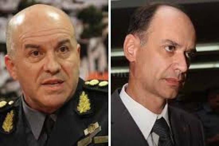 Seis años y medio de prisión para dos exjefes policiales