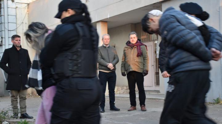 De Arroyo Seco a Rosario: trasladan presas para vaciar comisaría