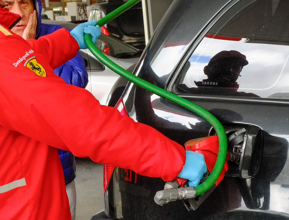 ¿Vuelve a subir la nafta? Sí, el Gobierno aprobó el aumento