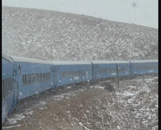Tormenta de nieve sorprendió a los pasajeros del Tren a las Nubes