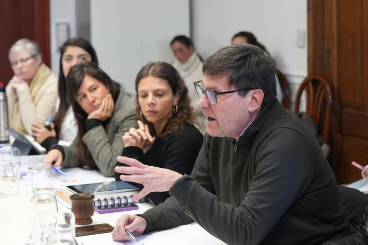 Goity habló de “catástrofe educativa” y disparó contra la Legislatura