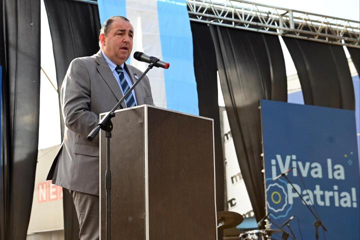 Miles de vecinos celebraron el Día de la Independencia