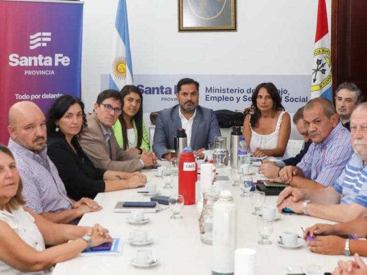 Paritarias: docentes y estatales van por más aumento salarial