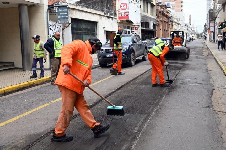Reconstruyen más de 3000 m2 de carpeta asfáltica
