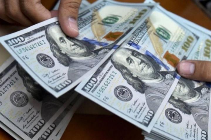 El dólar en llamas: llegó a $ 1380, la mayor suba en tres meses