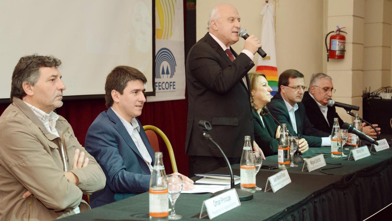 Lifschitz destacó la importancia del cooperativismo