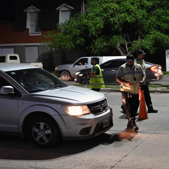 Un clásico de los fines de semana: retienen autos y motos 