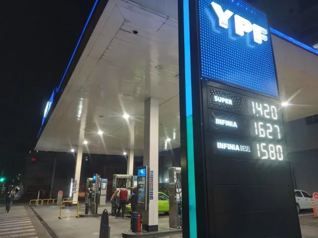 Por novena vez en agosto aumentó la nafta en Santa Fe
