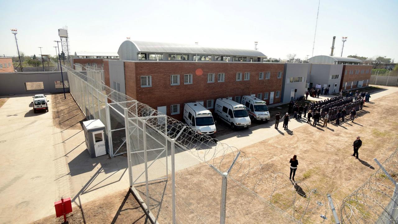 Santa Fe destina mil millones en edificios de seguridad