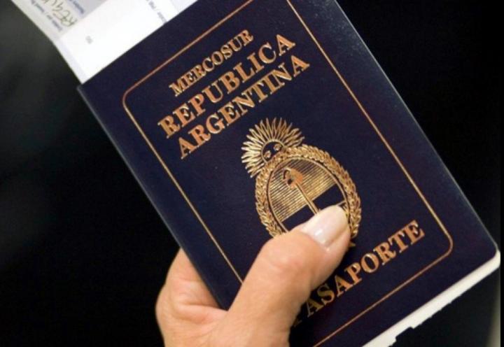 Alerta pasaportes: piden devolverlos por una falla invisible 