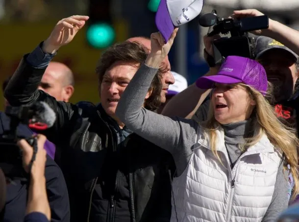 Milei armó una mesa política nacional con Karina, Menem y Caputo