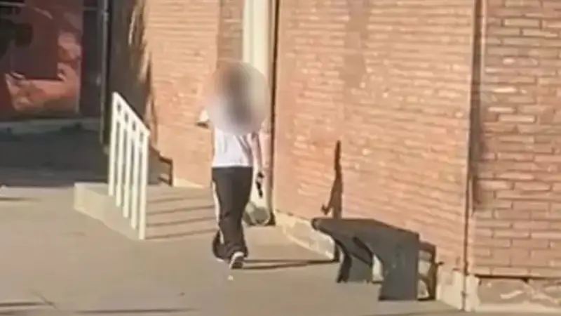 Le quitaron el arma a la alumna de 14 años que estaba atrincherada