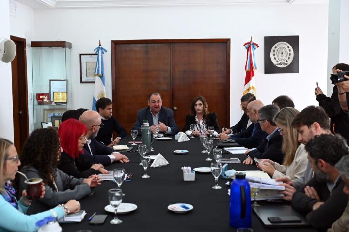 Poletti presentó los números del Plan de Iluminación