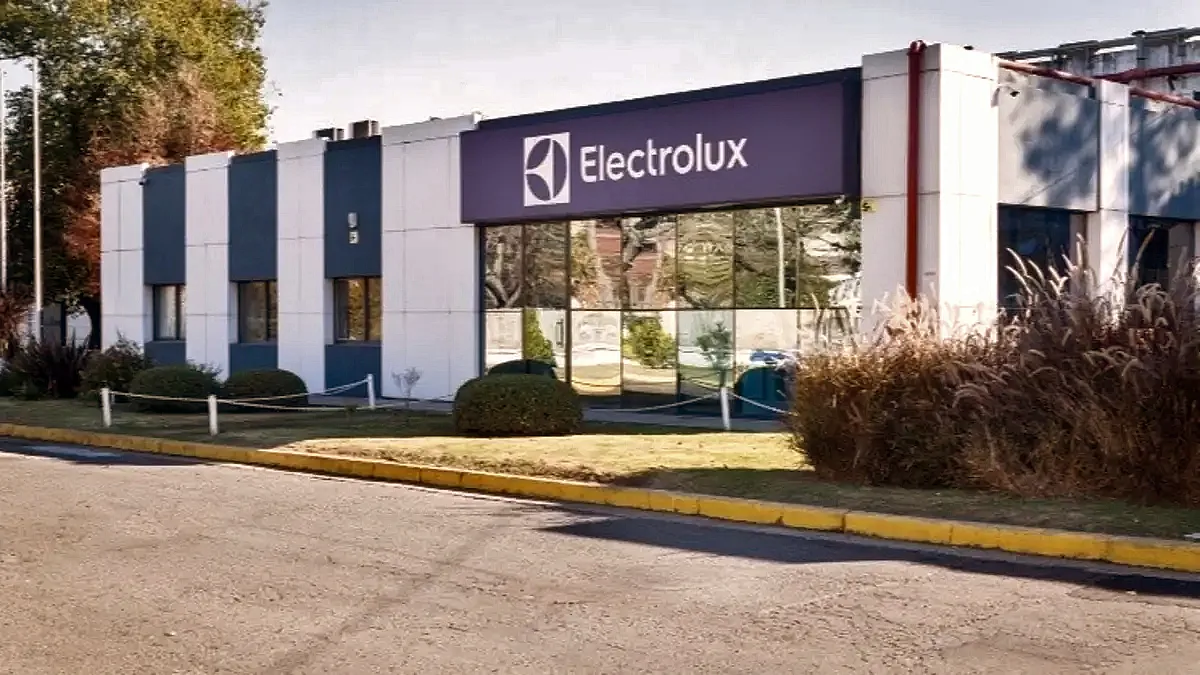 Electrolux suspendió a 400 trabajadores