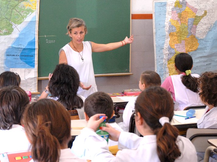 Pagan el presentismo a los docentes santafesinos