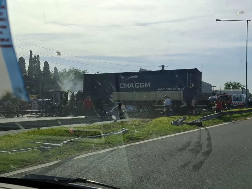 Choque fatal en Campana: cinco muertos