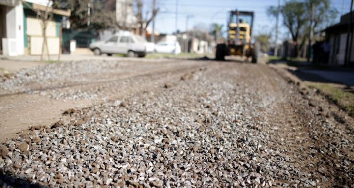 Incorporan 70 calles enripiadas en un barrio de Santa Fe