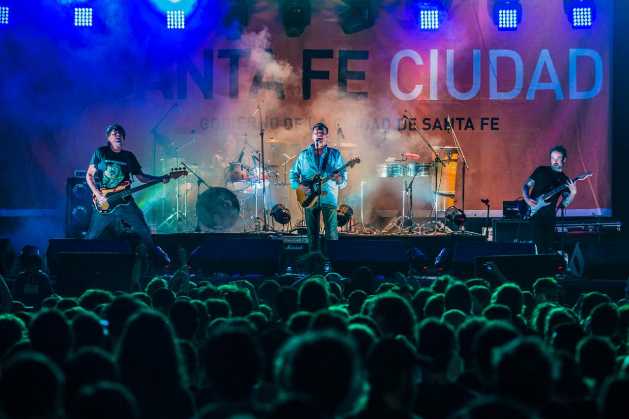Primavera Rock: 40 mil santafesinos coparon la Costanera