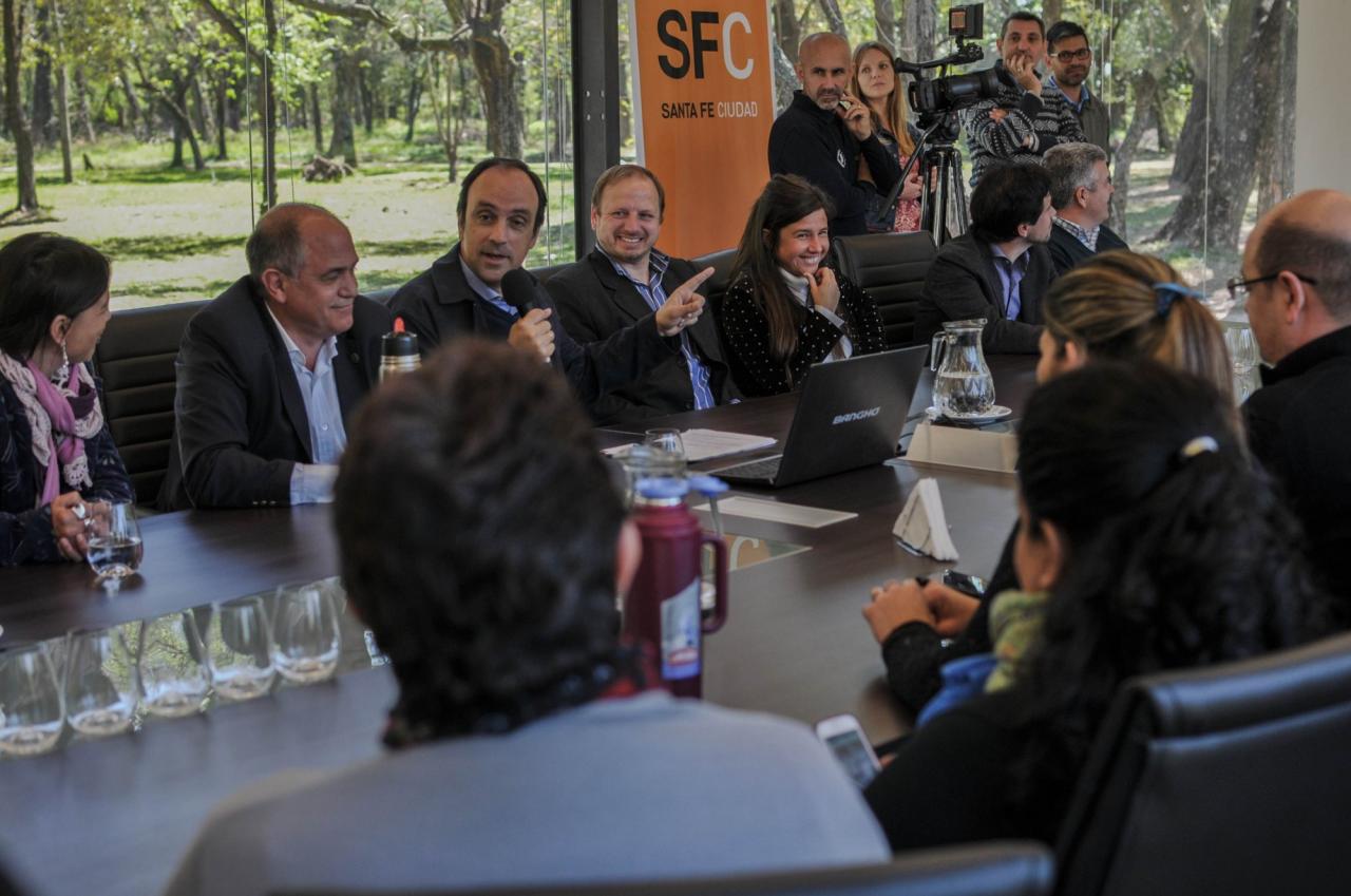 Construirán más casas para reubicar a familias inundadas