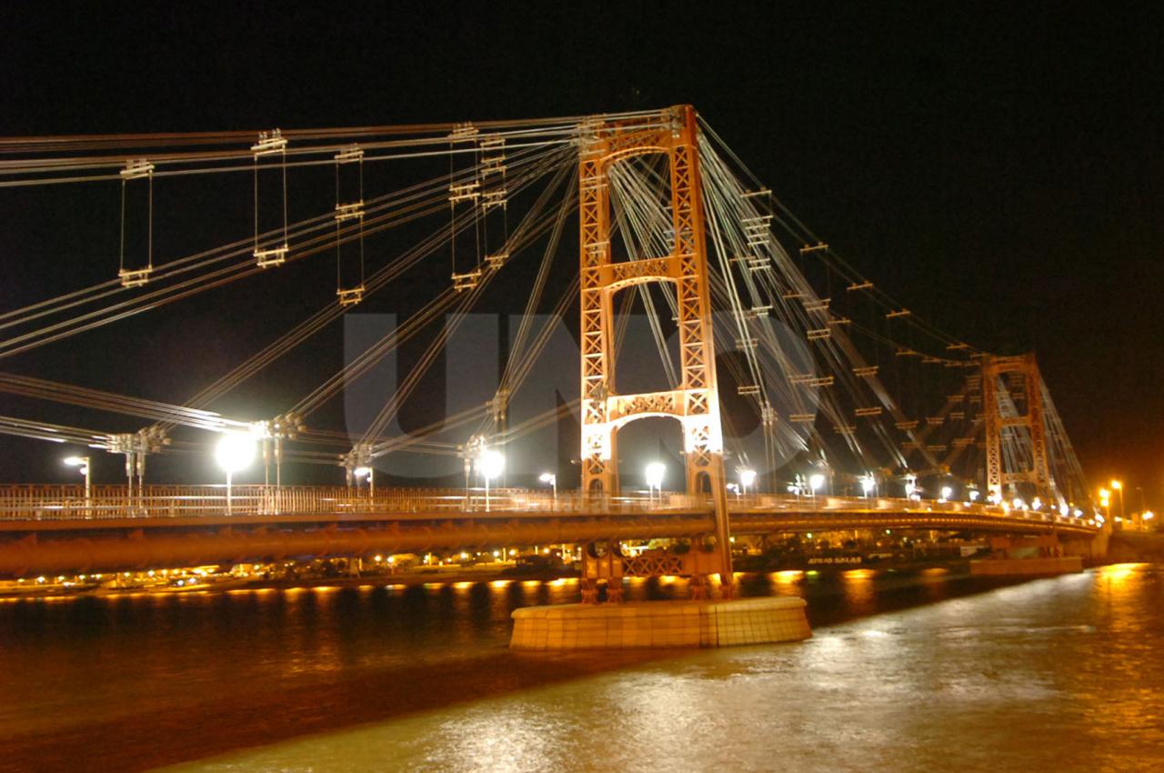 Piden fotos del Puente Colgante