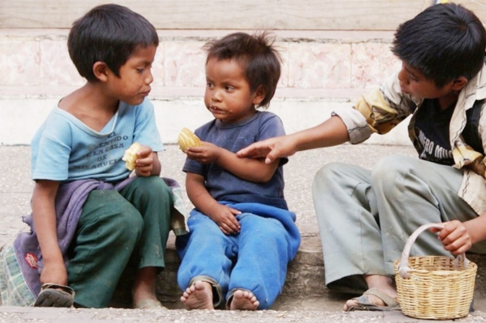 La pobreza infantil alcanzó 53,6% en 2025