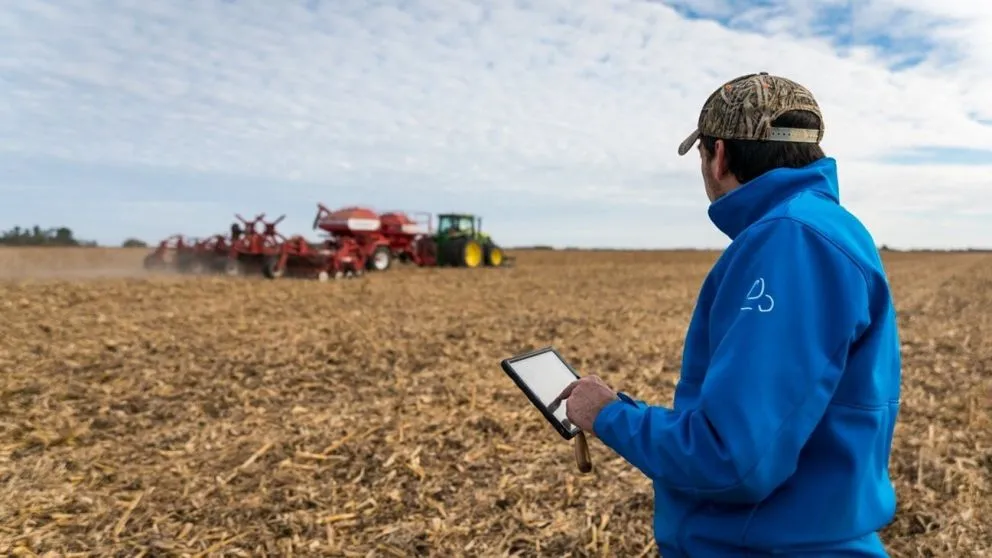 La confianza del campo cae 16% y la inversión se frena