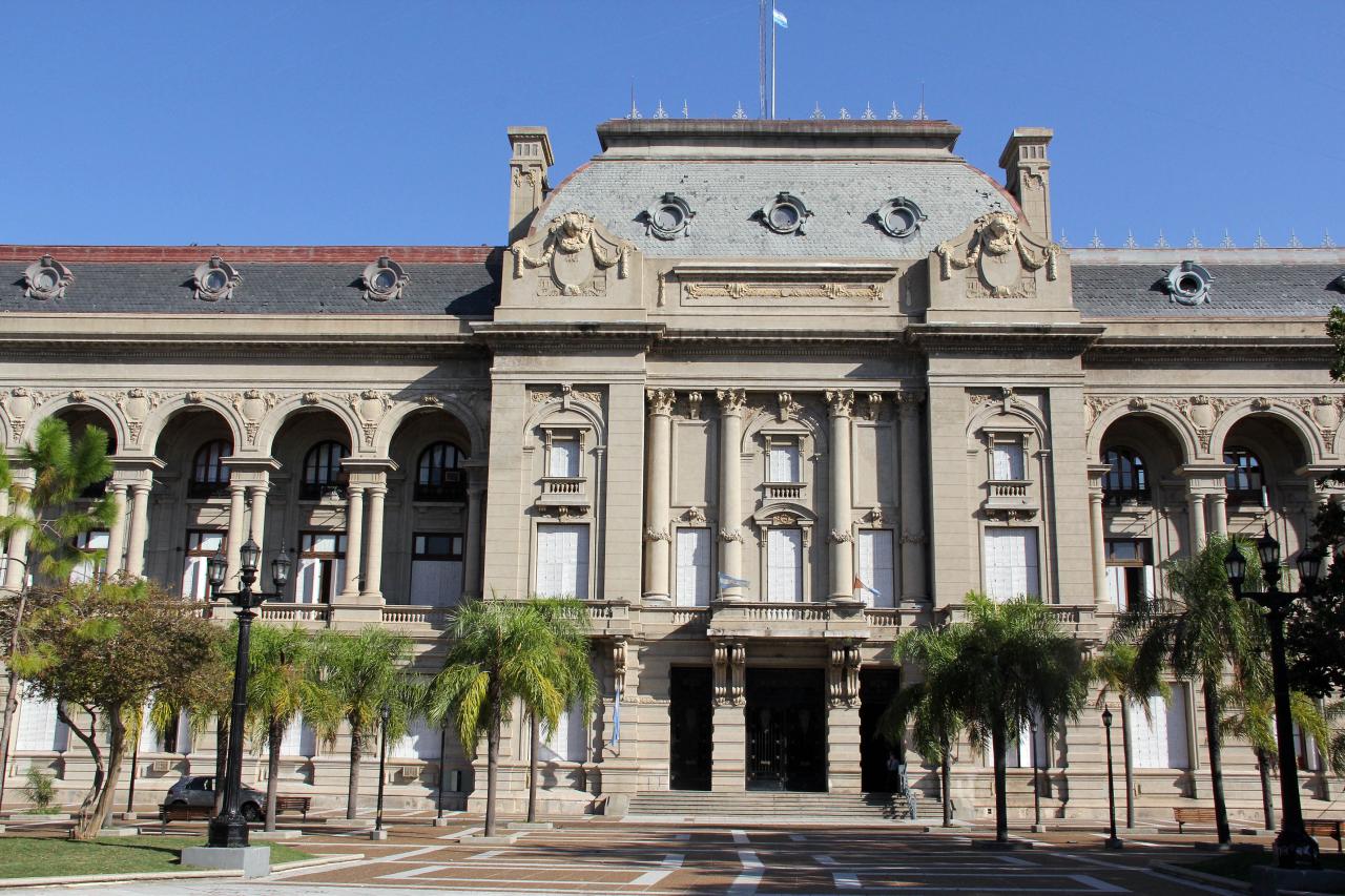 Santa Fe emitió deuda por USD 250 millones