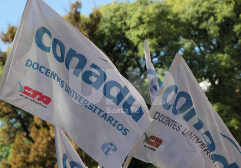 Paran docentes universitarios, médicos y bancarios