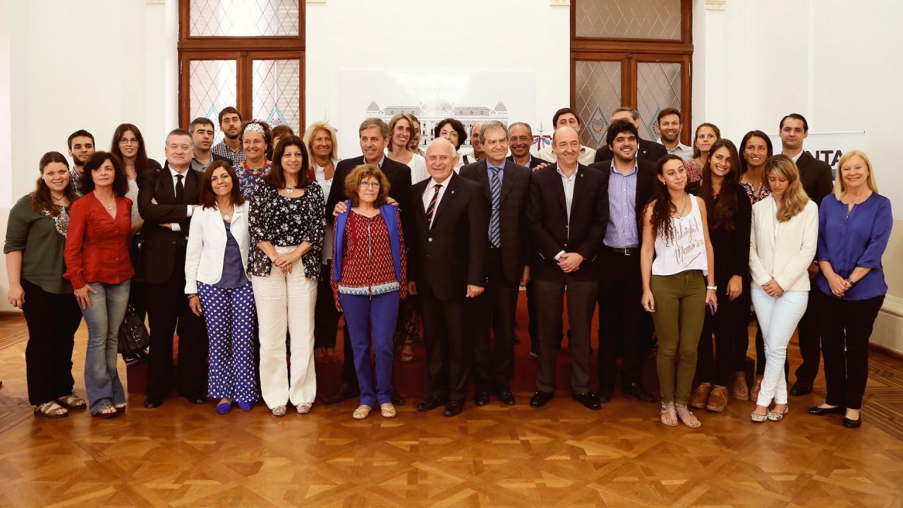 La provincia cedió un terreno para el Banco de Alimentos