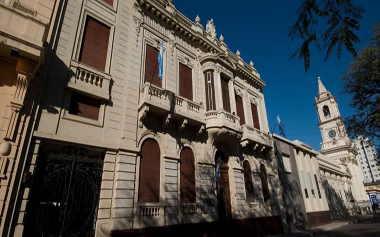 Histórico: universidad pública cobrará a los estudiantes