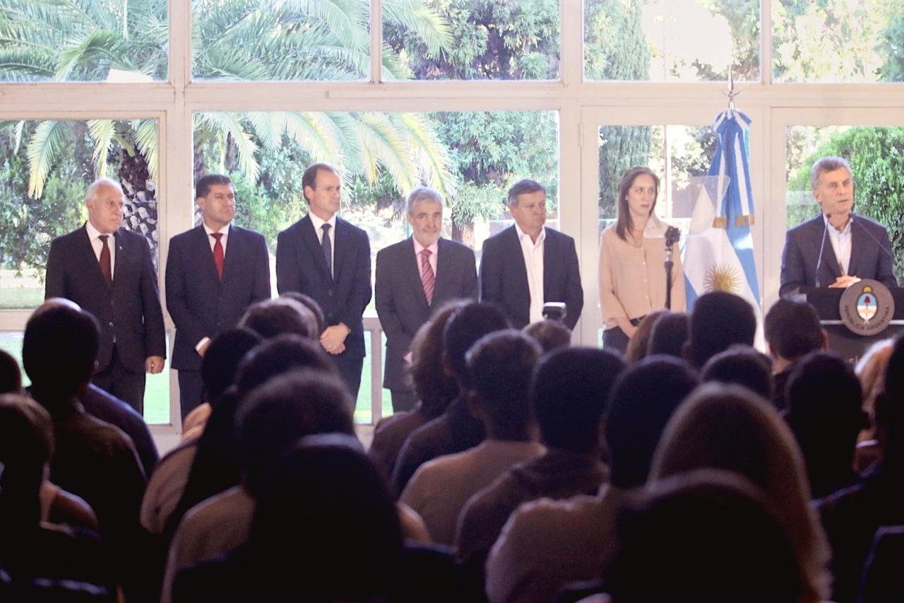 Lifschitz participó del “Compromiso Social contra las Adicciones”