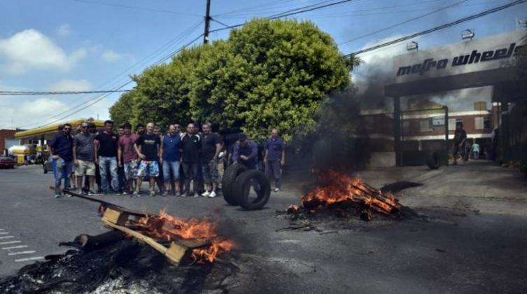 Cerró la única fábrica de llantas del país