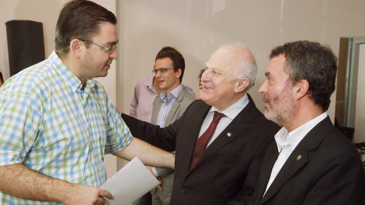  Lifschitz entregó $ 52 millones a localidades afectadas por las lluvias