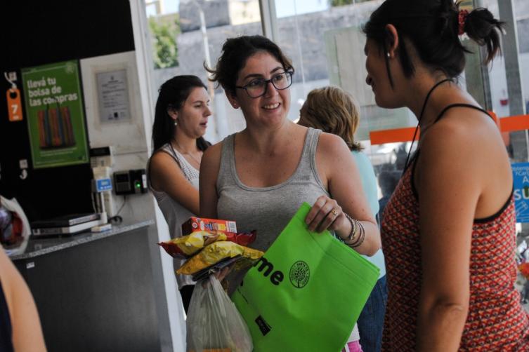 Lanzan campaña contra el uso de bolsas plásticas 