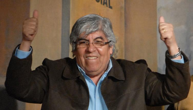 Para Moyano, “no hay otra salida que hacer paro” 