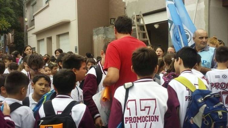 Lo echaron por adherir al paro