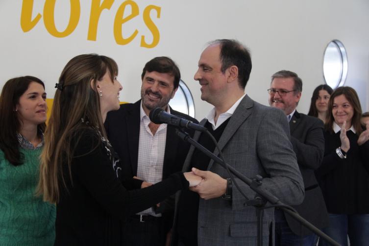 Primeras maestras de jardines de infantes universitarias