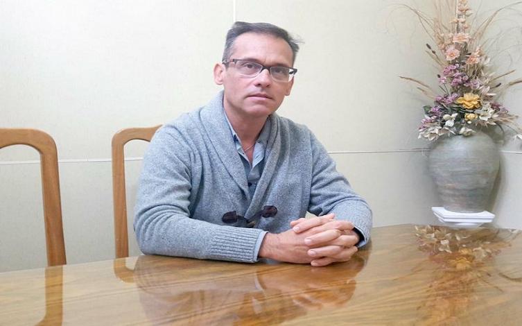 Ganó un premio y donó todo el dinero a la UNR