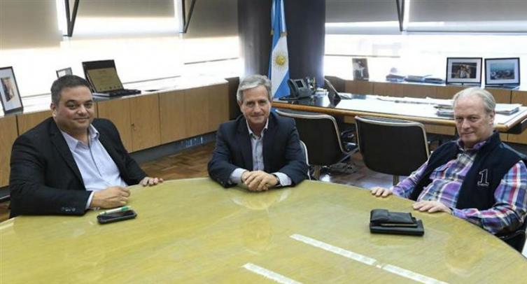 Estatales acordaron un 20 % de suba salarial