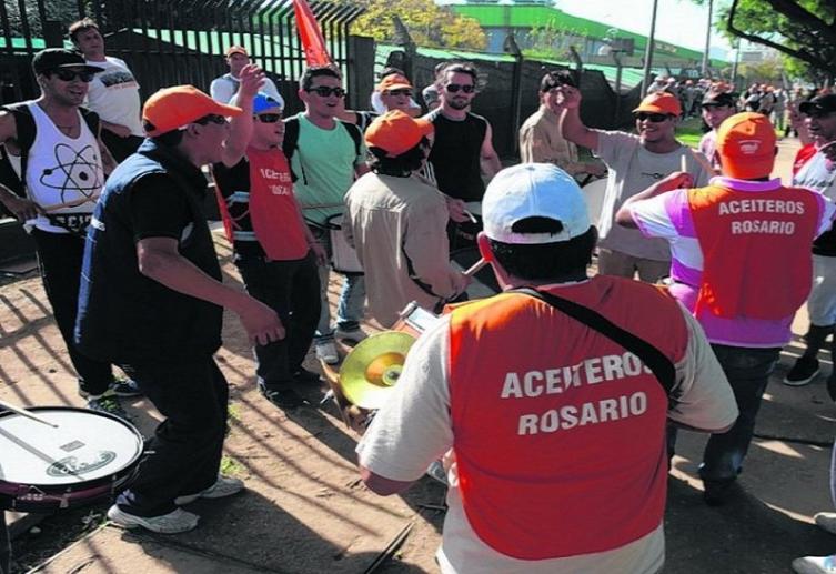 Aceiteros lograron suba salarial del 31,6 % 