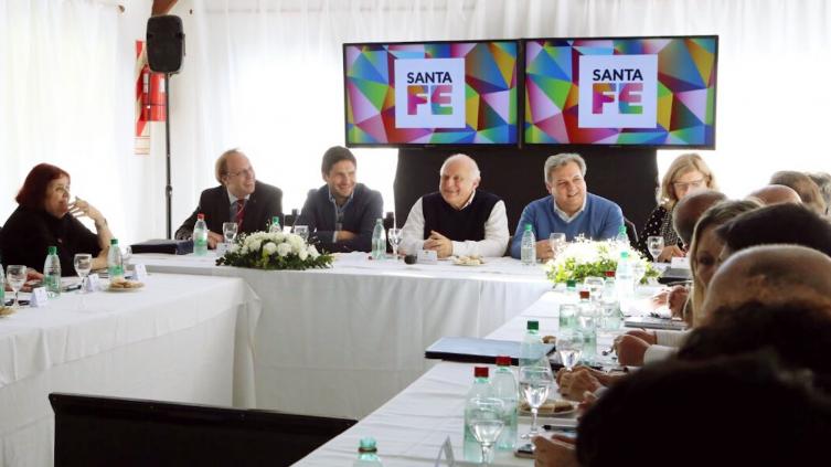 El gobernador reunió a todo su gabinete en Reconquista