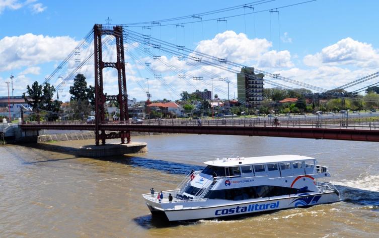 De Santa Fe a Paraná, navegando por el río