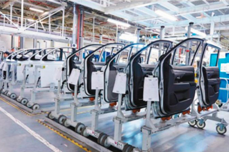 Cierra autopartista y despide a 400 empleados