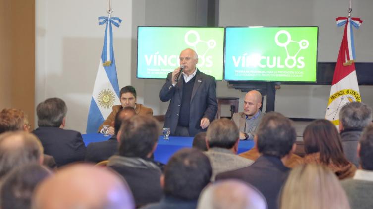 Programa Vínculos: entregan más de 17 millones a gobiernos locales