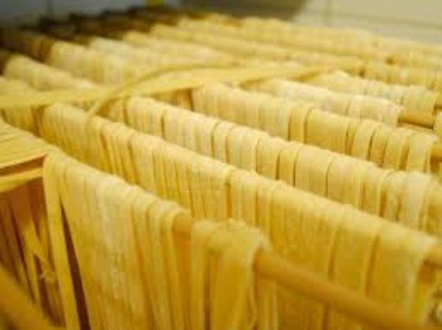Cierra la histórica fábrica de fideos Manera 