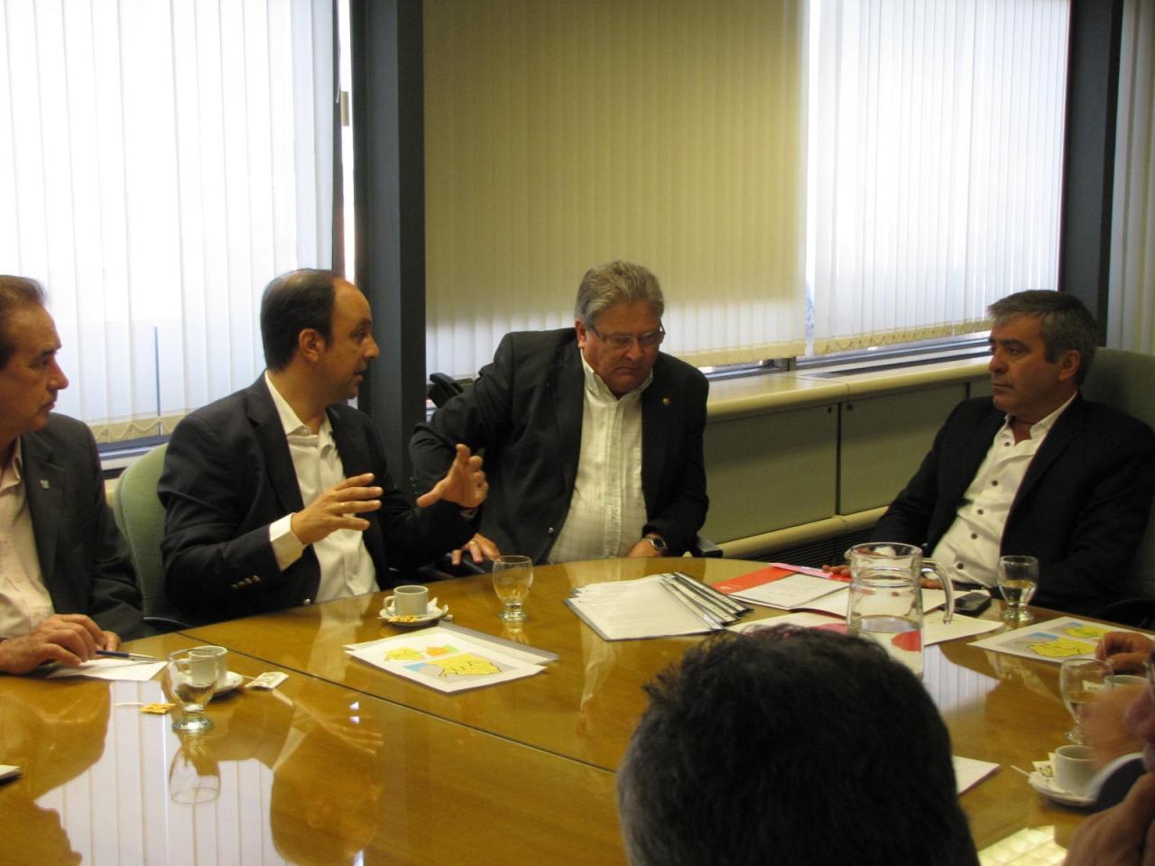 Un momento de la reunión con el titular del Plan Belgrano